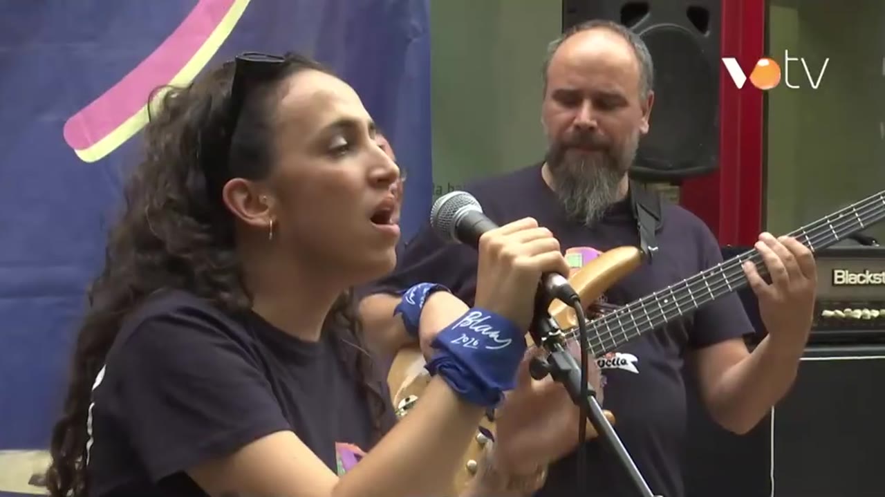 La Rosa cantant i en Bruno al baix durant el K'Hagum Tour Fest · Granollers · 28/8/2026
